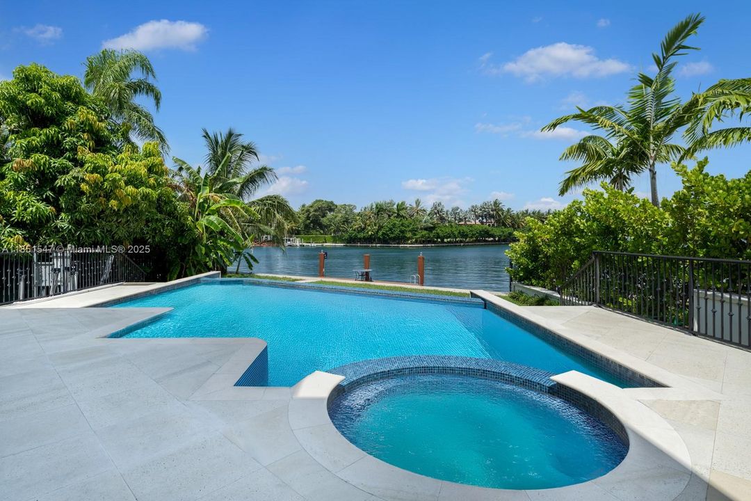 For Sale: $16,149,000 (6 beds, 7 baths, 7000 Square Feet)