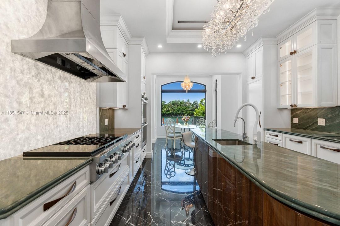 For Sale: $16,149,000 (6 beds, 7 baths, 7000 Square Feet)