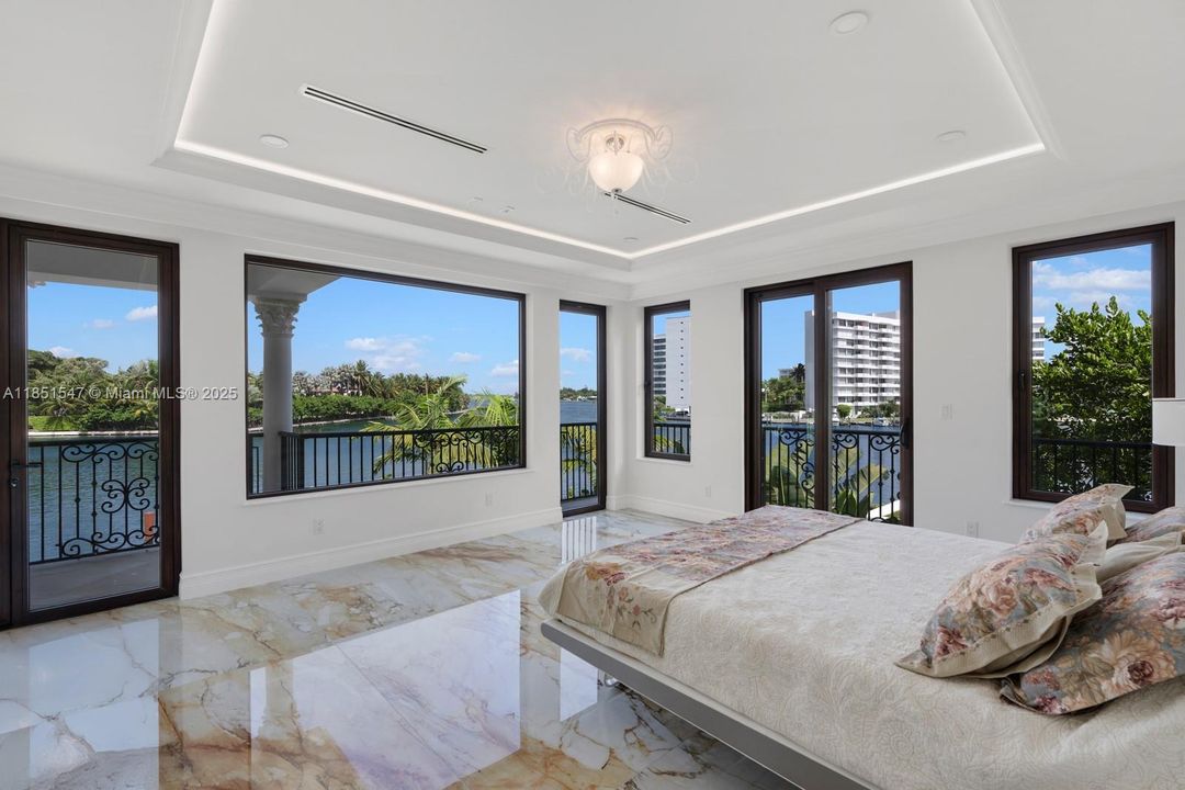 For Sale: $16,149,000 (6 beds, 7 baths, 7000 Square Feet)