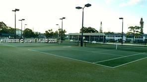 待售: $90,000 (1 贝兹, 1 浴室, 585 平方英尺)