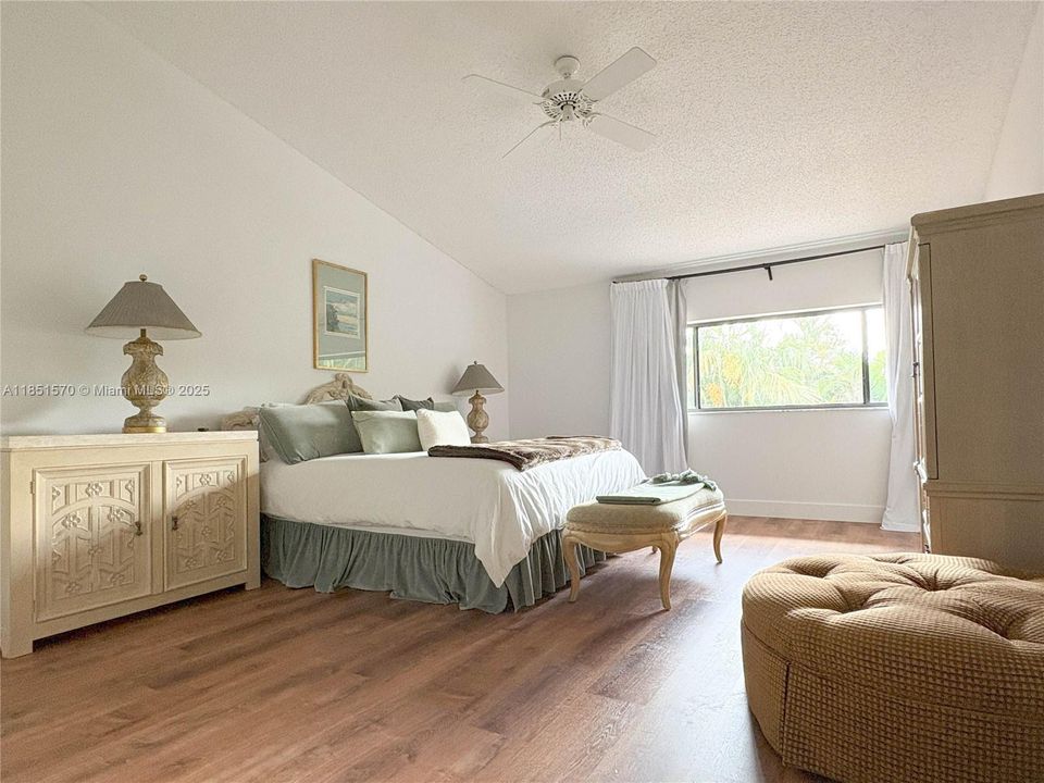 En Renta: $9,500 (4 camas, 5 baños, 3163 Pies cuadrados)