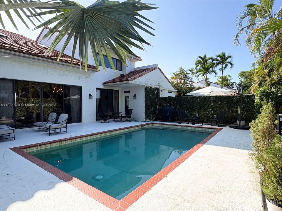 En Renta: $9,500 (4 camas, 5 baños, 3163 Pies cuadrados)