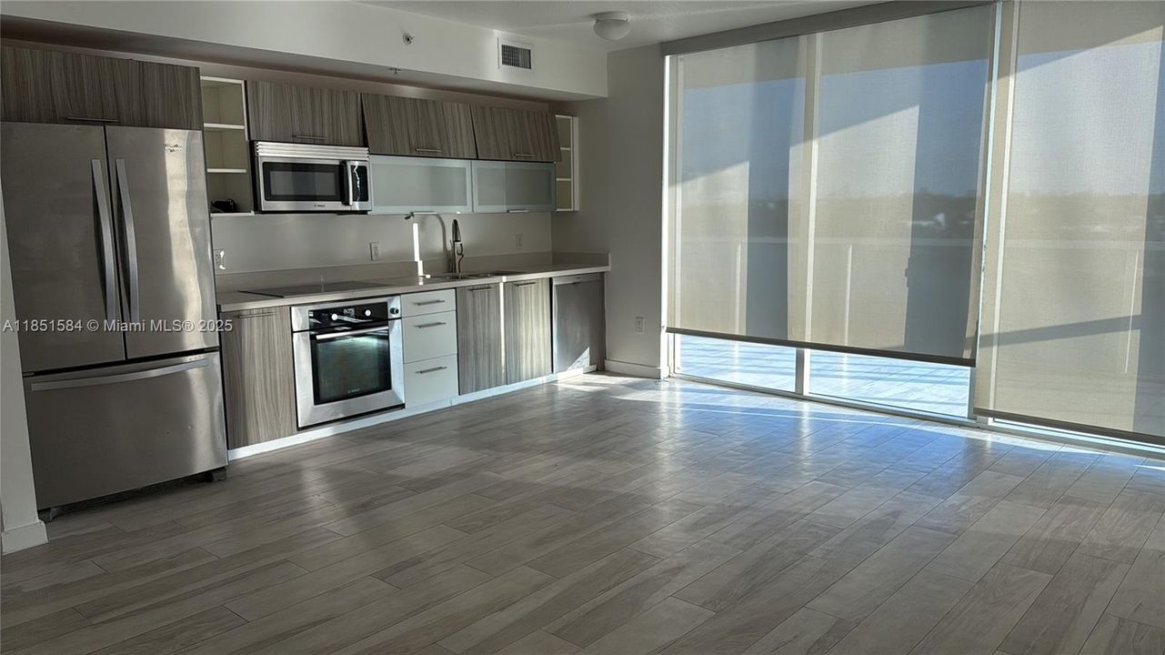 Vendido Recientemente: $995,000 (3 camas, 2 baños, 1304 Pies cuadrados)