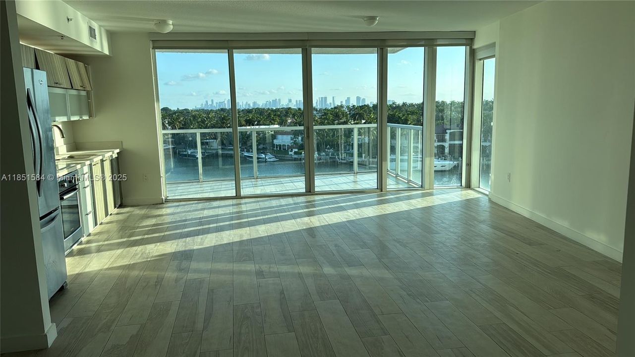 Vendido Recientemente: $995,000 (3 camas, 2 baños, 1304 Pies cuadrados)