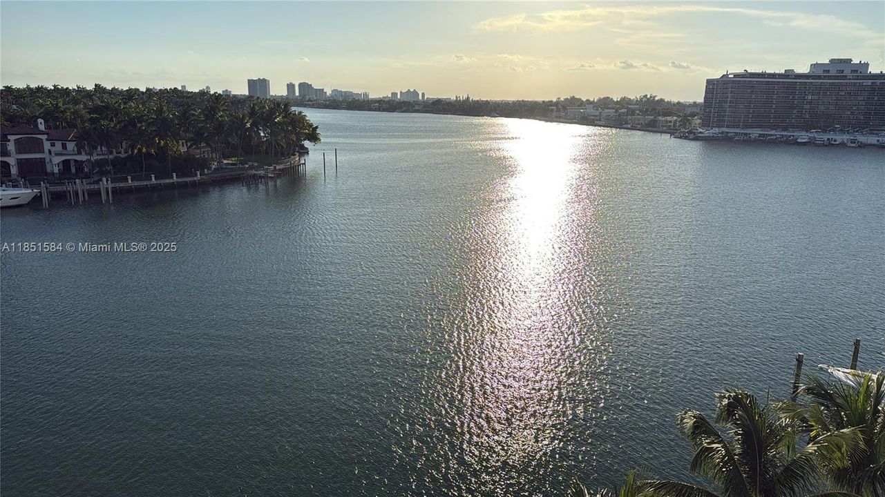 Vendido Recientemente: $995,000 (3 camas, 2 baños, 1304 Pies cuadrados)