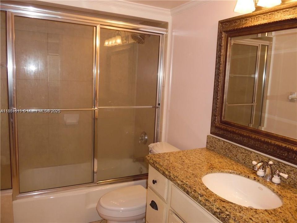 Recientemente alquilado: $1,800 (1 camas, 1 baños, 770 Pies cuadrados)