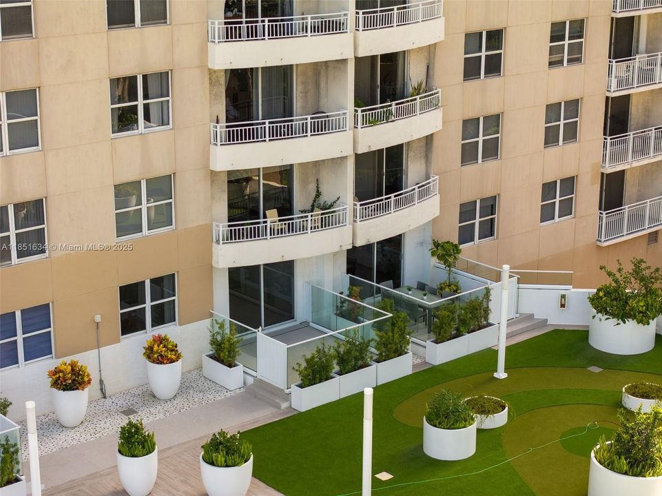 待售: $339,998 (1 贝兹, 1 浴室, 735 平方英尺)