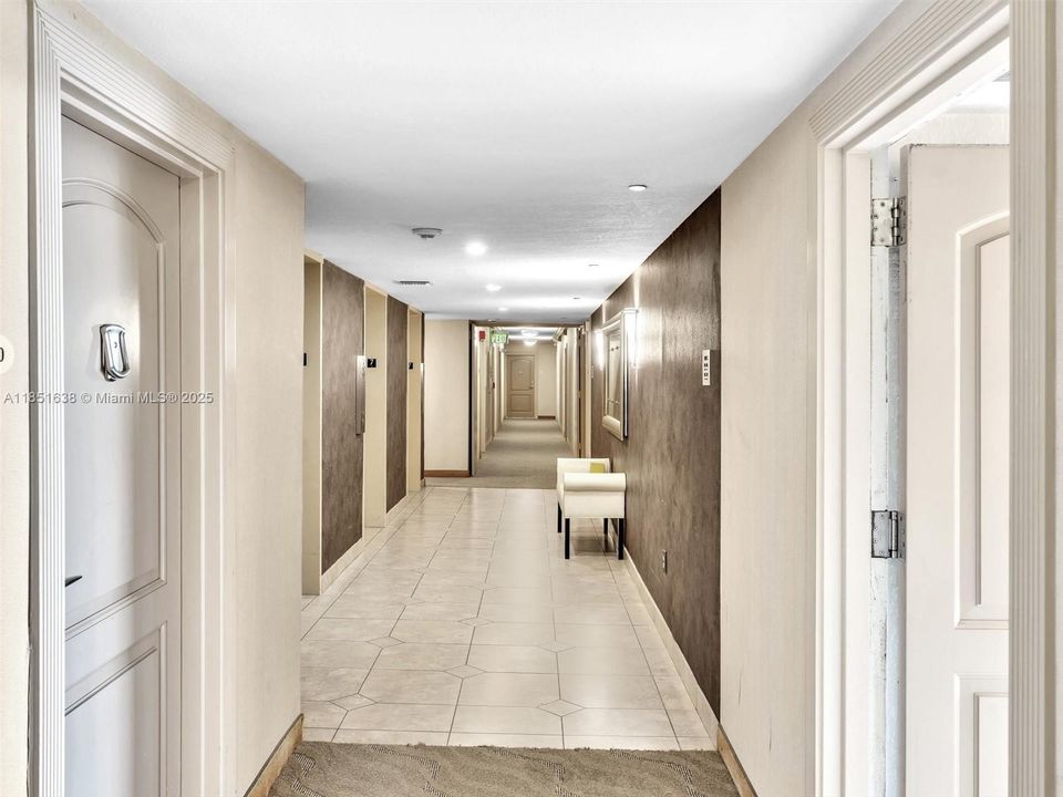 待售: $210,000 (1 贝兹, 1 浴室, 755 平方英尺)