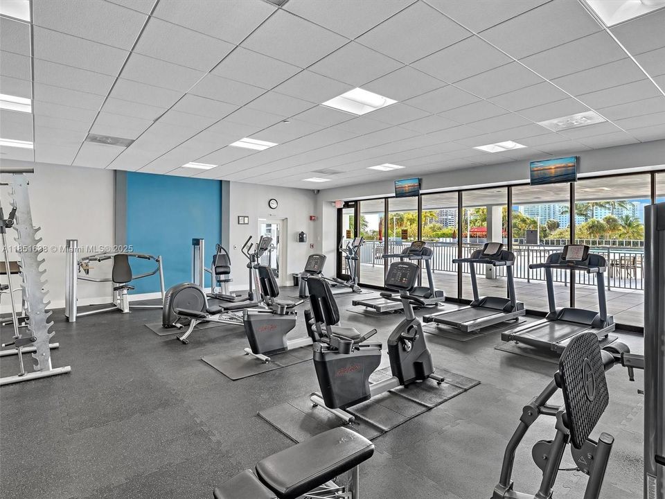 待售: $210,000 (1 贝兹, 1 浴室, 755 平方英尺)