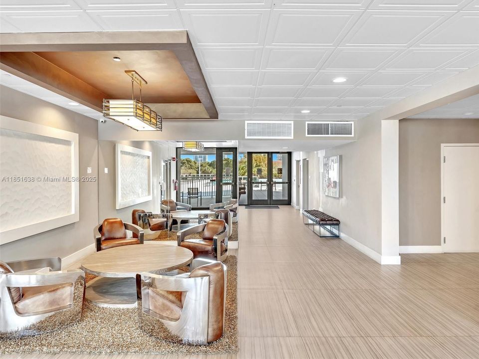 待售: $210,000 (1 贝兹, 1 浴室, 755 平方英尺)