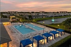 Недавно продано: $399,900 (2 спален, 2 ванн, 1319 Квадратных фут)