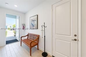 Недавно продано: $399,900 (2 спален, 2 ванн, 1319 Квадратных фут)