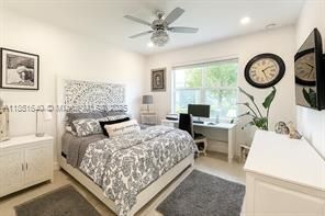 Недавно продано: $399,900 (2 спален, 2 ванн, 1319 Квадратных фут)