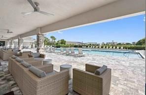 Недавно продано: $399,900 (2 спален, 2 ванн, 1319 Квадратных фут)