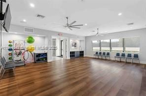 Недавно продано: $399,900 (2 спален, 2 ванн, 1319 Квадратных фут)