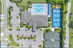 Недавно продано: $399,900 (2 спален, 2 ванн, 1319 Квадратных фут)