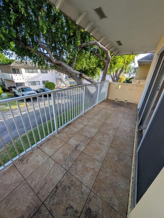 Под контрактом: $163,000 (1 спален, 1 ванн, 635 Квадратных фут)