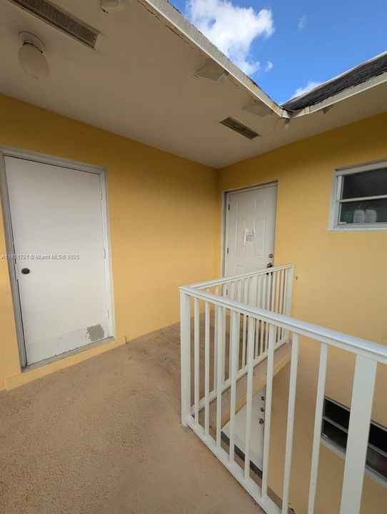 Под контрактом: $163,000 (1 спален, 1 ванн, 635 Квадратных фут)