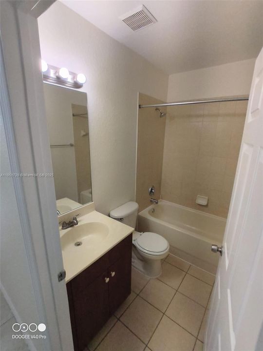 Recientemente alquilado: $2,100 (3 camas, 2 baños, 1318 Pies cuadrados)