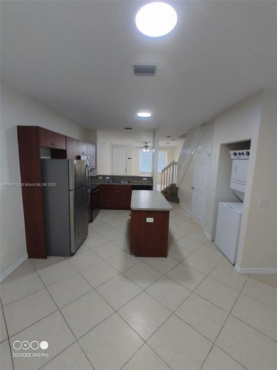 Recientemente alquilado: $2,100 (3 camas, 2 baños, 1318 Pies cuadrados)