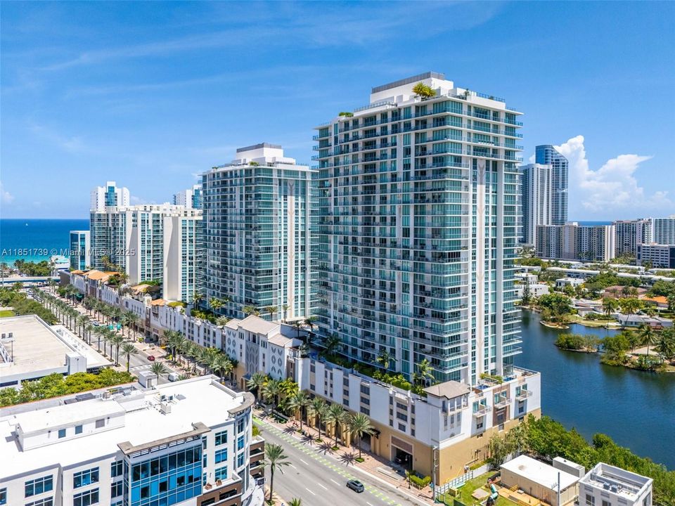 For Sale: $1,600,000 (3 beds, 3 baths, 1892 Square Feet)