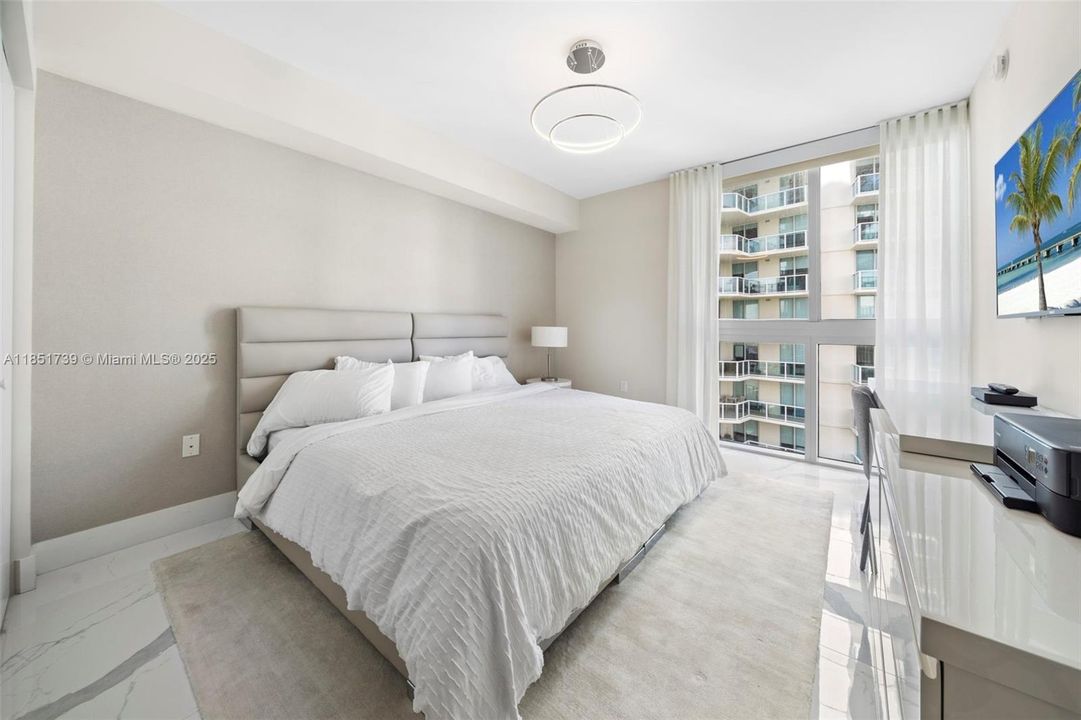 For Sale: $1,600,000 (3 beds, 3 baths, 1892 Square Feet)