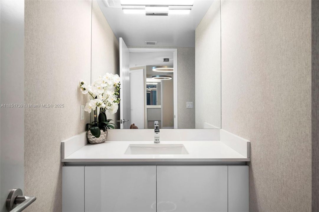 For Sale: $1,600,000 (3 beds, 3 baths, 1892 Square Feet)