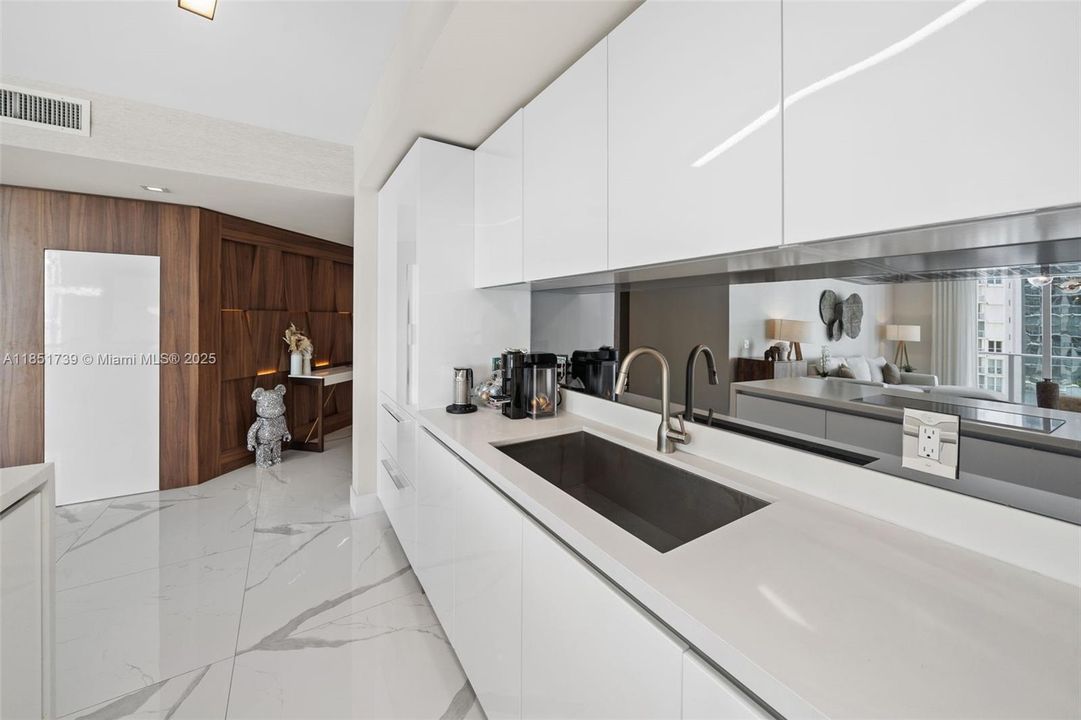 For Sale: $1,600,000 (3 beds, 3 baths, 1892 Square Feet)