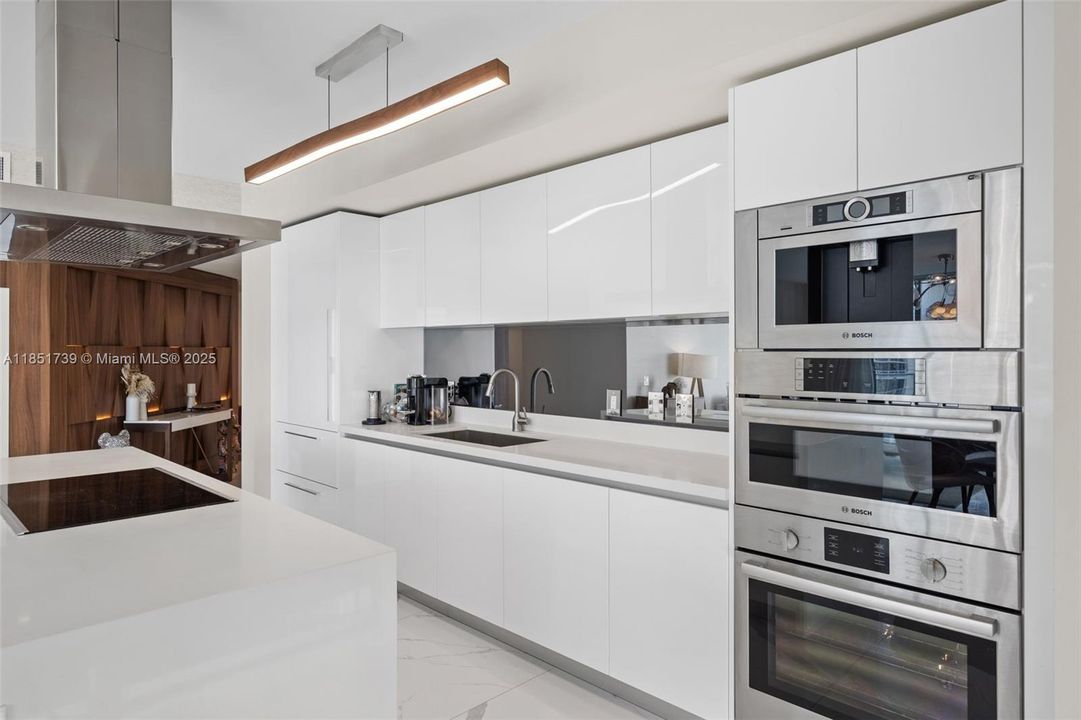 For Sale: $1,600,000 (3 beds, 3 baths, 1892 Square Feet)