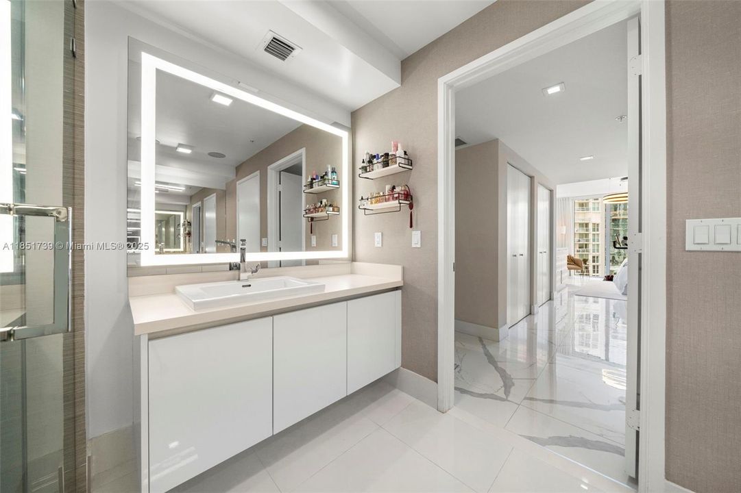 For Sale: $1,600,000 (3 beds, 3 baths, 1892 Square Feet)