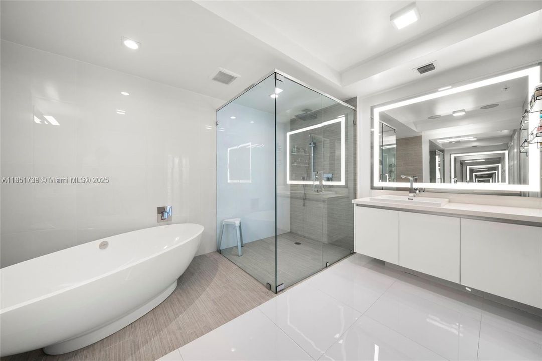 For Sale: $1,600,000 (3 beds, 3 baths, 1892 Square Feet)