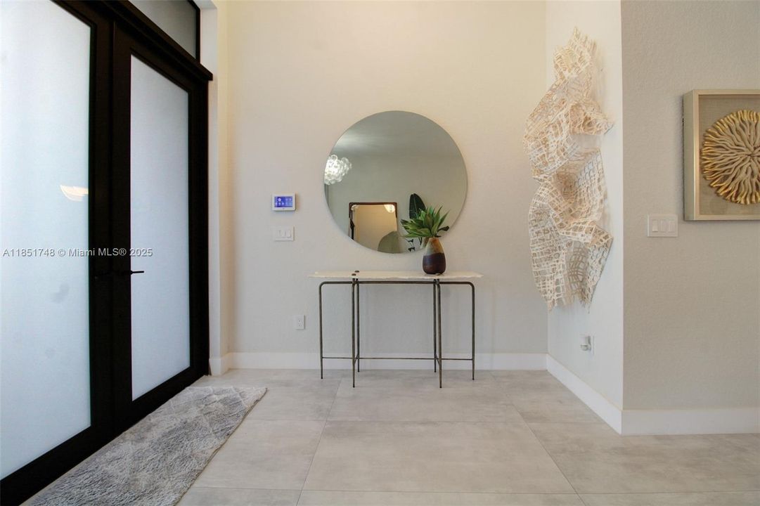 合同活跃: $1,239,000 (5 贝兹, 4 浴室, 2617 平方英尺)