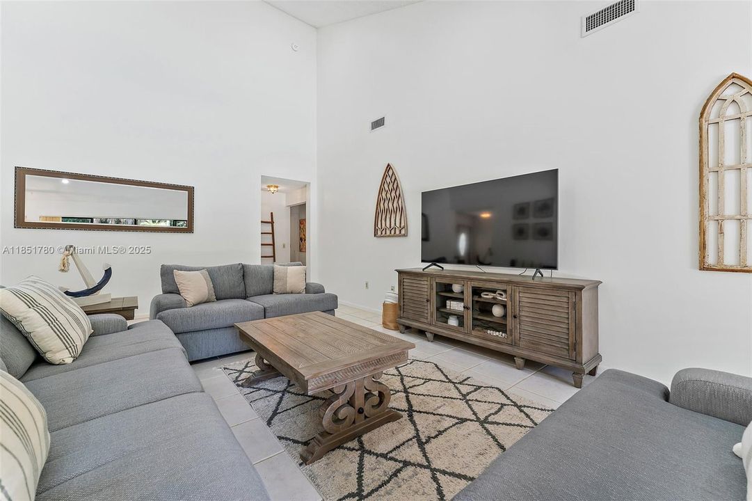 Active With Contract: $10,000 (3 beds, 2 baths, 1889 Square Feet)