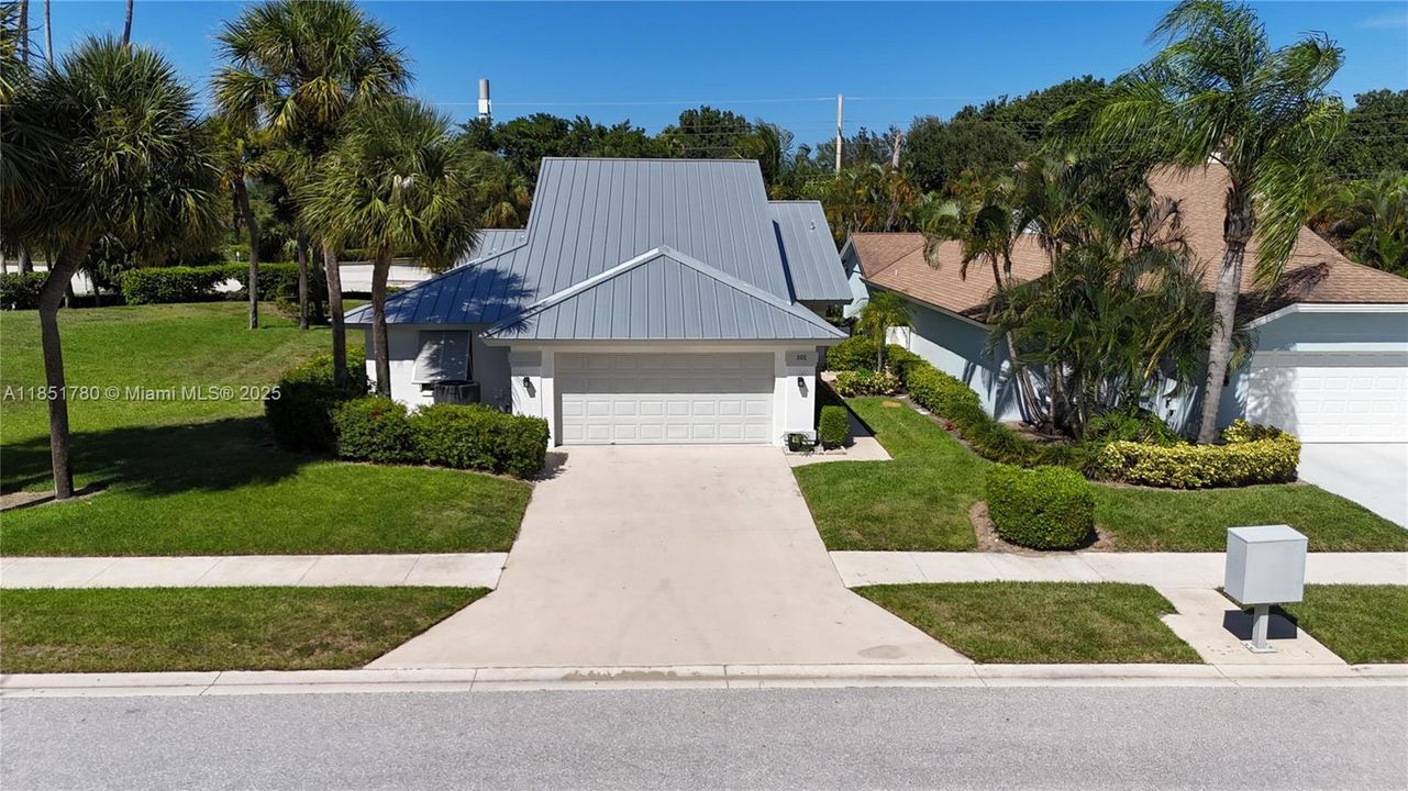 Active With Contract: $10,000 (3 beds, 2 baths, 1889 Square Feet)