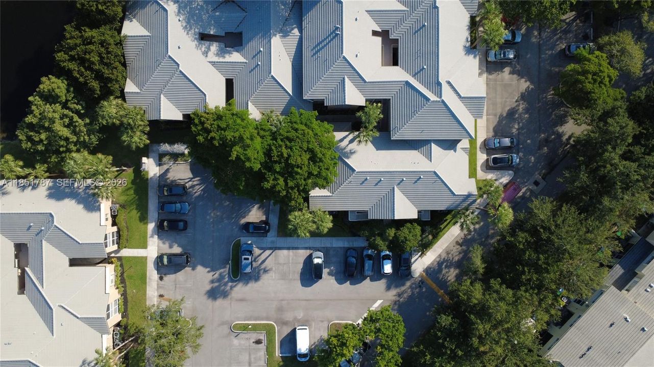 На продажу: $235,000 (2 спален, 2 ванн, 850 Квадратных фут)