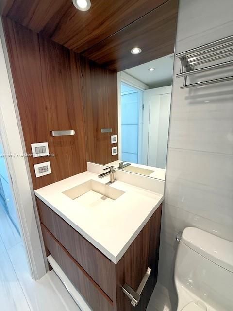 Recently Rented: $3,000 (2 beds, 2 baths, 1235 Square Feet)