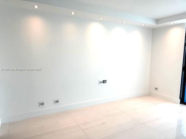 Recently Rented: $3,000 (2 beds, 2 baths, 1235 Square Feet)