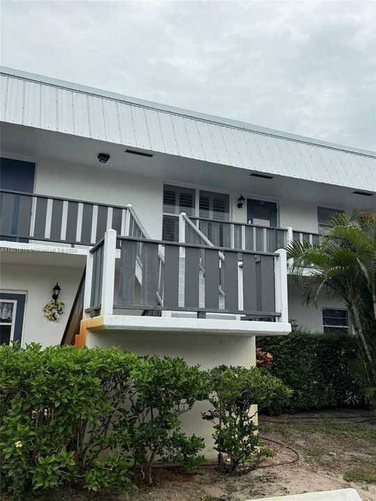 待售: $199,800 (2 贝兹, 2 浴室, 992 平方英尺)