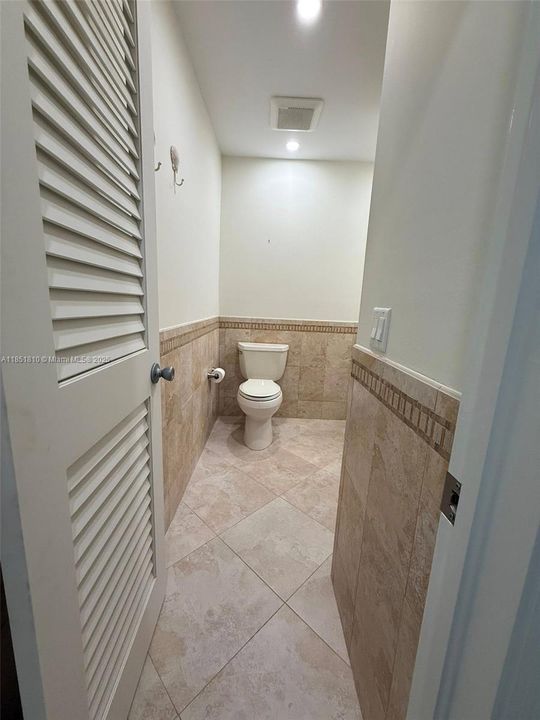 待售: $199,800 (2 贝兹, 2 浴室, 992 平方英尺)