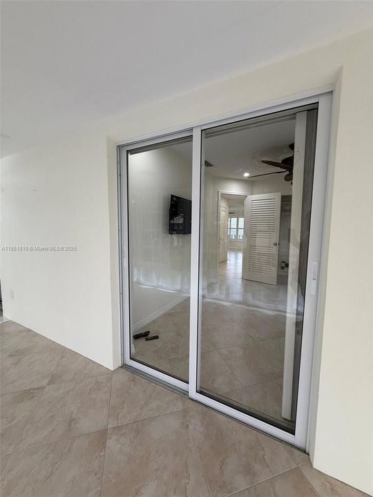 待售: $199,800 (2 贝兹, 2 浴室, 992 平方英尺)