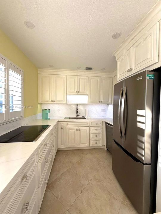 待售: $199,800 (2 贝兹, 2 浴室, 992 平方英尺)