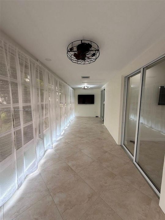 待售: $199,800 (2 贝兹, 2 浴室, 992 平方英尺)