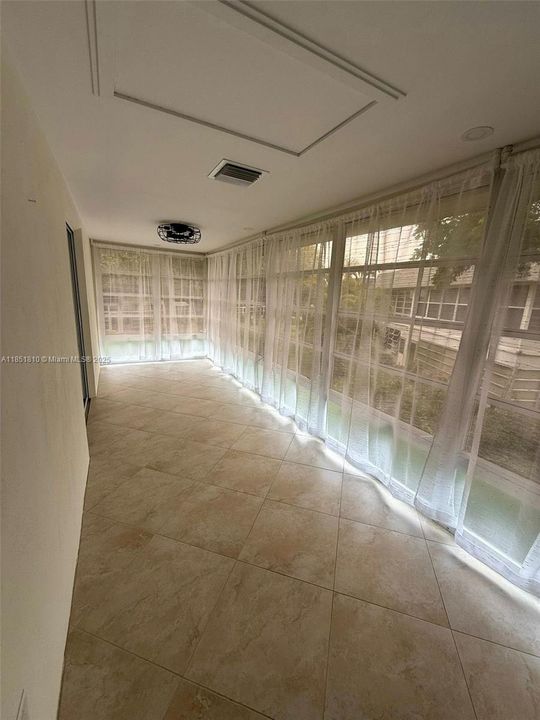 待售: $199,800 (2 贝兹, 2 浴室, 992 平方英尺)