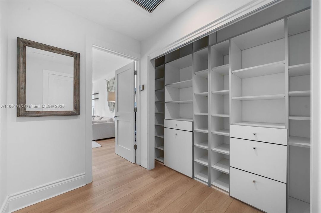 For Sale: $2,500,000 (4 beds, 3 baths, 1650 Square Feet)