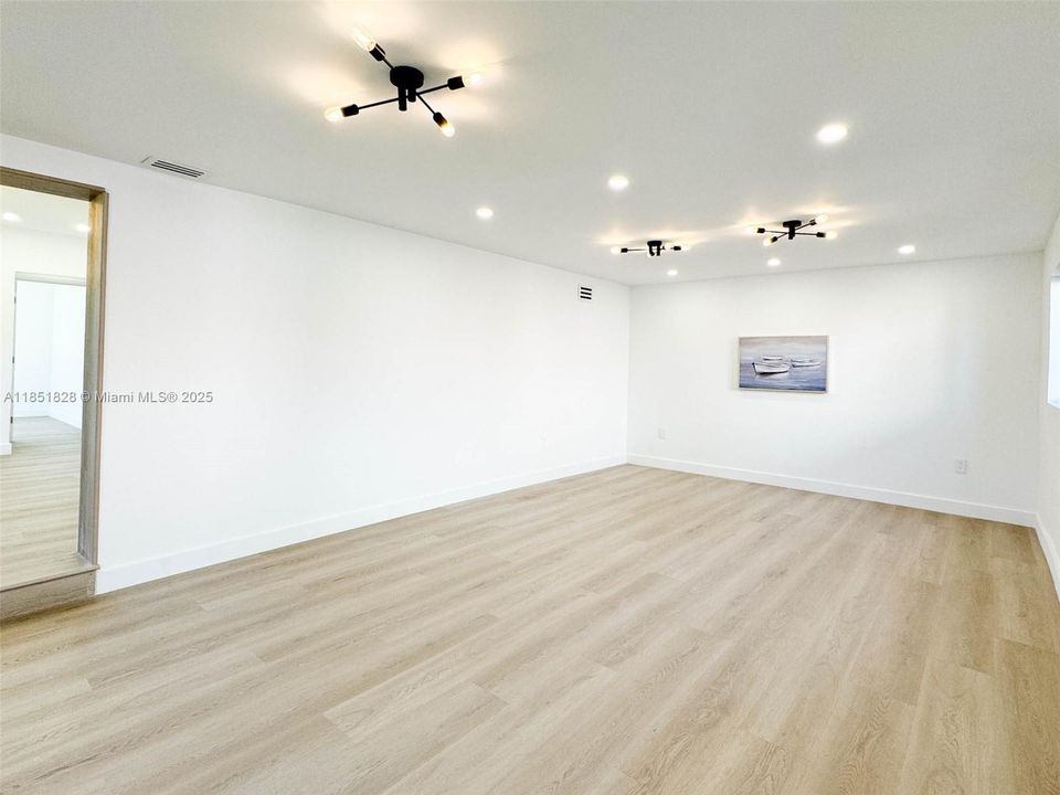 Active With Contract: $4,200 (3 beds, 2 baths, 1780 Square Feet)