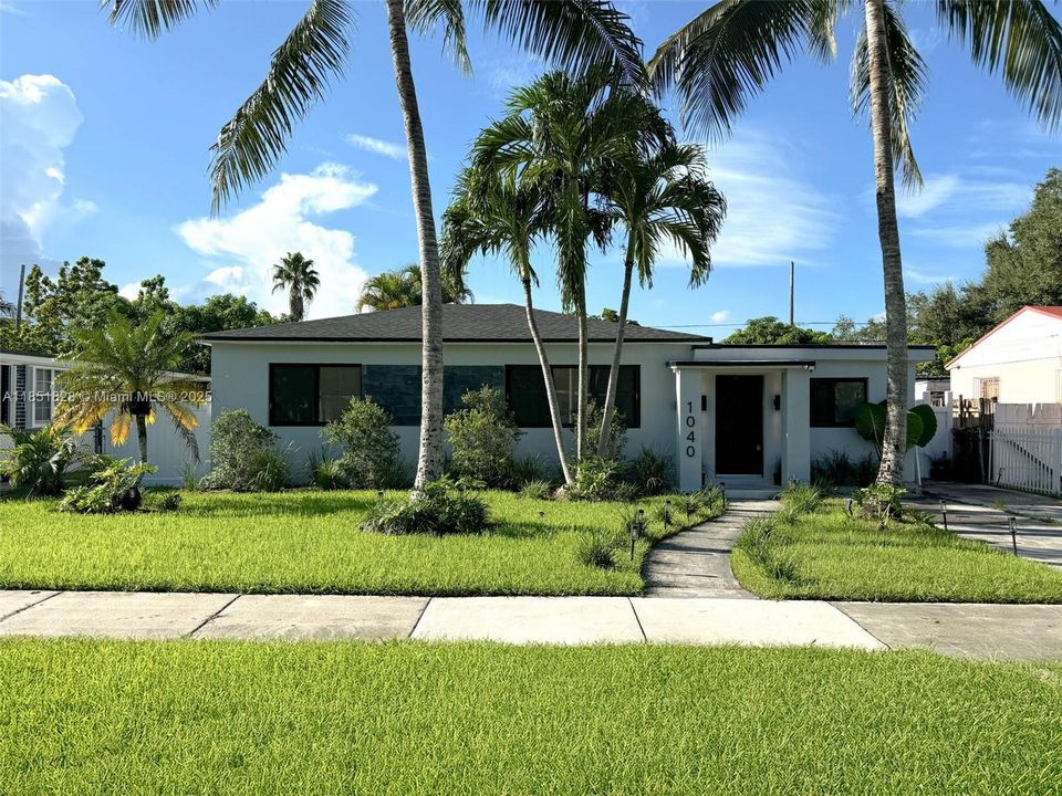 Active With Contract: $4,200 (3 beds, 2 baths, 1780 Square Feet)