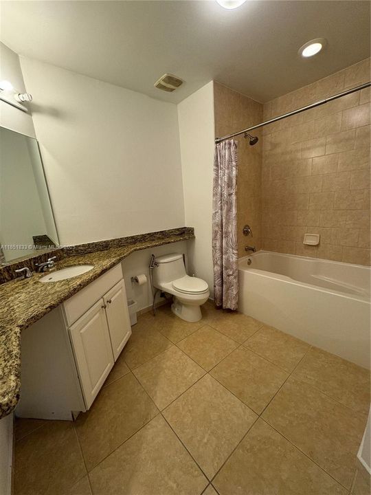 Recently Sold: $309,000 (1 beds, 1 baths, 836 Square Feet)