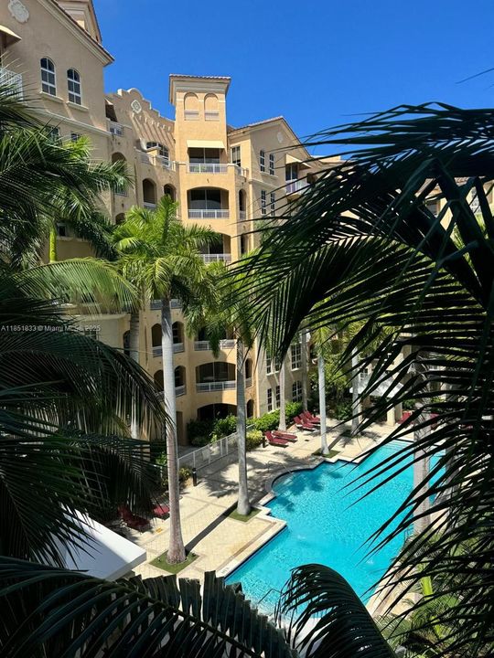 Recently Sold: $309,000 (1 beds, 1 baths, 836 Square Feet)