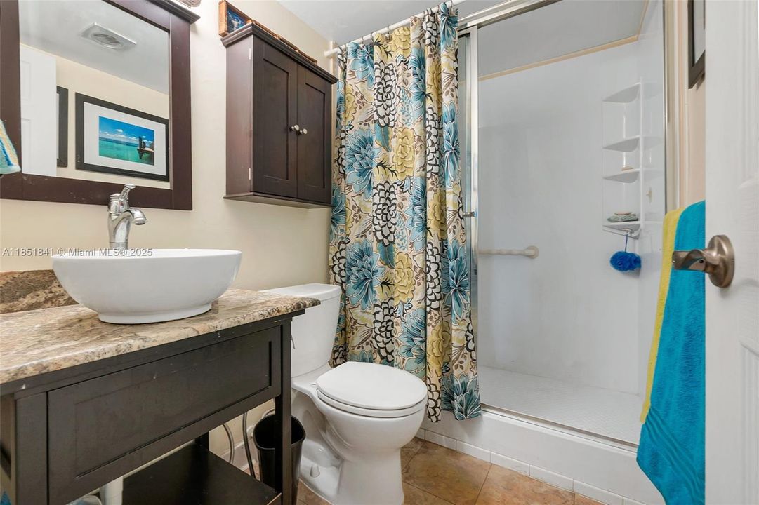 Vendido Recientemente: $299,000 (2 camas, 2 baños, 1000 Pies cuadrados)