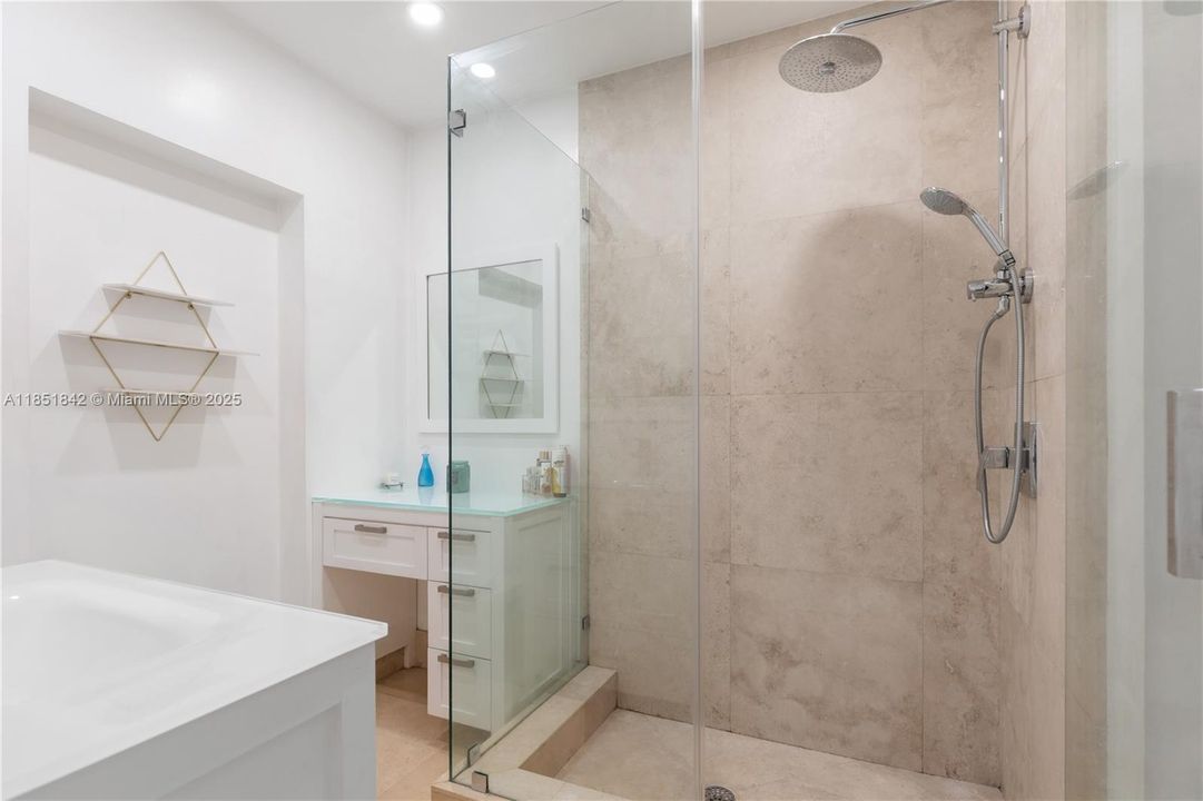 Recently Sold: $1,969,000 (5 beds, 3 baths, 3692 Square Feet)